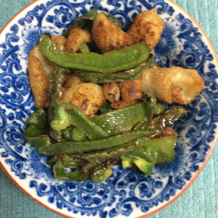 鶏皮とピーマンで♪塩コショウ炒め